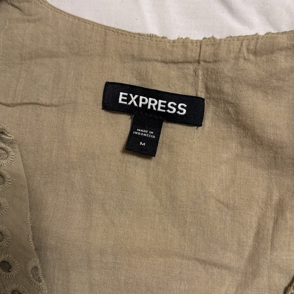 green top with detailed stitching - Picture 3 of 3